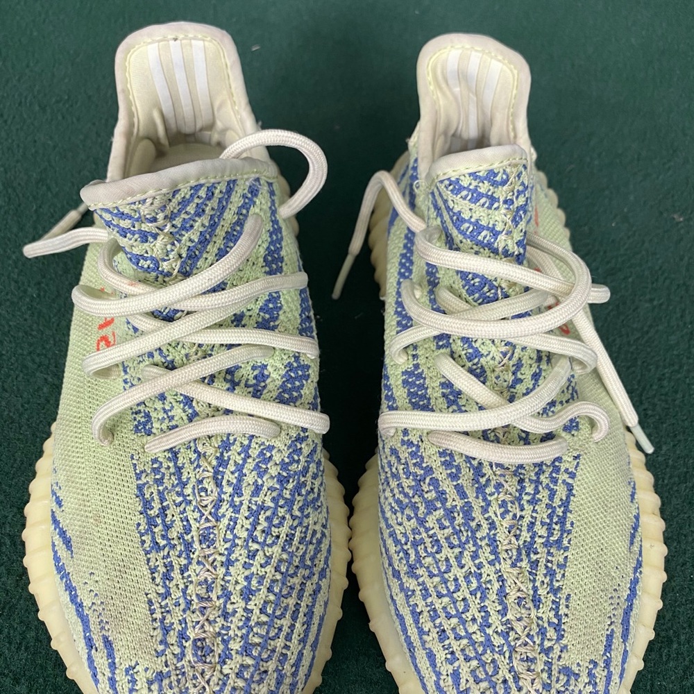 Yeezy - Picture 6 of 8